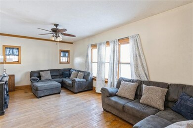 703 S 4th Ave W, Newton, IA 50208 - photo 2