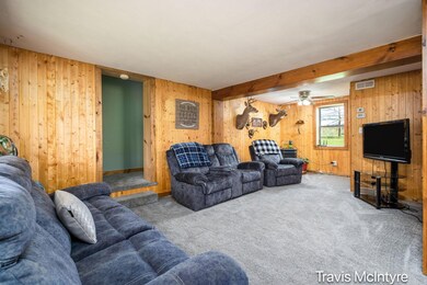 21-web-or-mls-14018 Locust-12