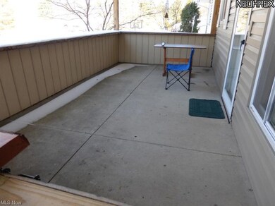 823 Robinhood Dr, Aurora, OH 44202 - photo 2