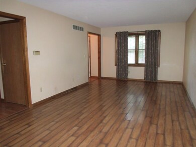 23003 Weymouth Ln, Elkhart, IN 46516 - photo 3