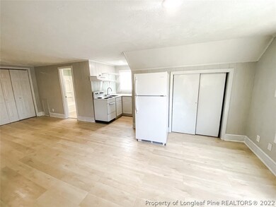 209 1/2 W 16th St, Lumberton, NC 28358 - photo 5