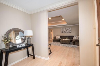 8_Entryway