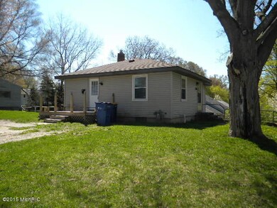 1360 Lewison Ave NE, Grand Rapids, MI 49505 - photo 4