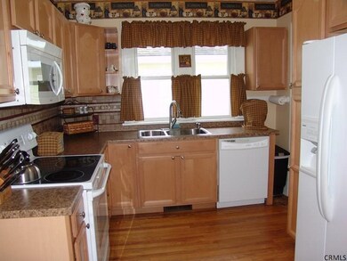 46 Cuthbert St, Schenectady, NY 12302 - photo 7