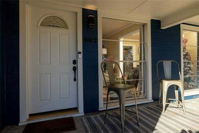 907 Gladney St, Gainesville, TX 76240 - photo 4