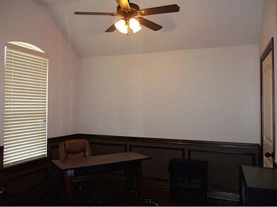 Studio/Study/Office.