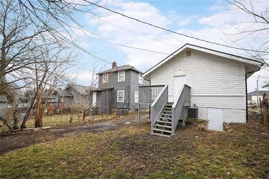 2206 E 58th St, Kansas City, MO 64130 - photo 2