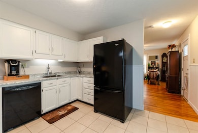 24 Varnum Rd, Dracut, MA 01826 - photo 4