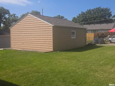 2508 N Sturdevant St, Davenport, IA 52804 - photo 5