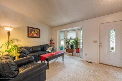 5827 Laporte Dr, Lansing, MI 48911 - photo 3