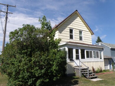 1526 W 5TH Ave