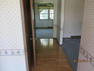 1860 Dorsetshire Rd, Columbus, OH 43229 - photo 2