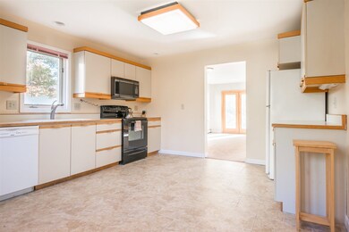 50 Thayer Bay Cir, Colchester, VT 05446 - photo 5