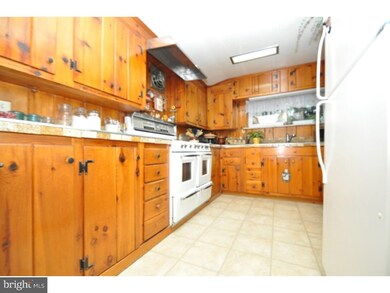 3202 S Front St, Whitehall, PA 18052 - photo 6