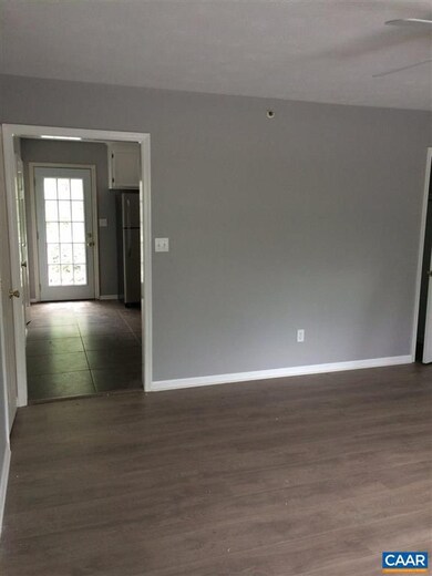 1384 5th St unit D, Waynesboro, VA 22980 - photo 3