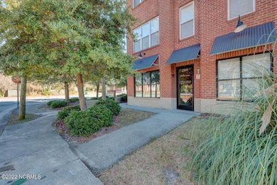 2906 Market St unit 202, Wilmington, NC 28403 - photo 3