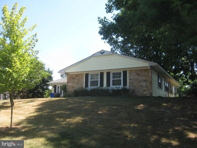 2427 Kinderbrook Ln, Bowie, MD 20715 - photo 2