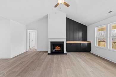 12-81 Falls River Ct