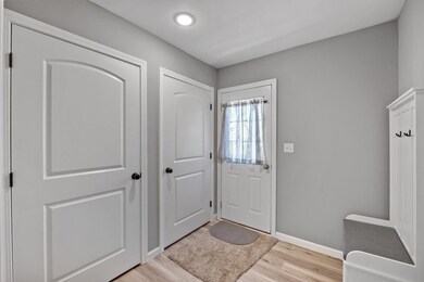 22 Circle Dr, Meredith, NH 03253 - photo 2