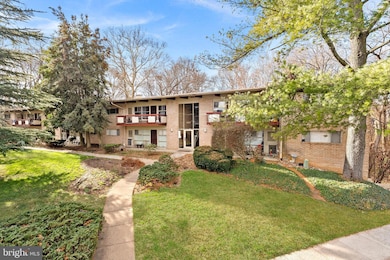 4227 Americana Dr unit 102, Annandale, VA 22003 - photo 2