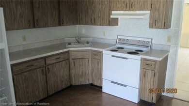 9 E Royal Palm St, Lake Placid, FL 33852 - photo 6