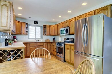 1528 Chippewa Dr, Naperville, IL 60563 - photo 7