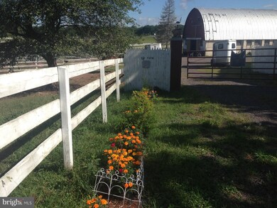 455 Alberdeen Rd, Mountain Top, PA 18707 - photo 3