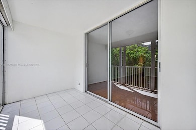 1000 NE 12th Ave unit 304, Hallandale Beach, FL 33009 - photo 5