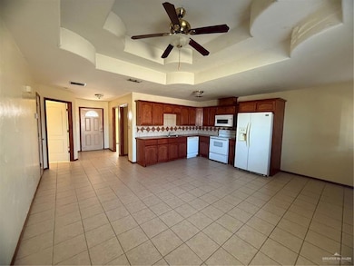 2000 Circle Dr unit 4, Mission, TX 78572 - photo 3
