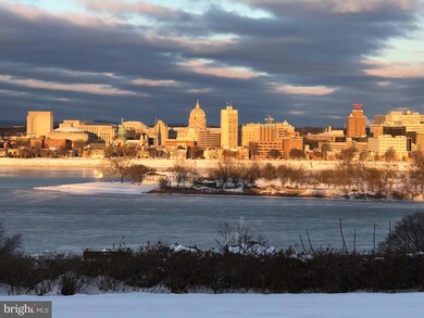 541 Bridgeview Dr, Lemoyne, PA 17043 - photo 3