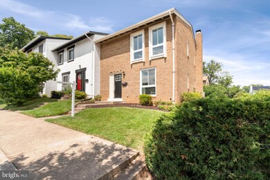 9542 Blake Ln, Fairfax, VA 22031 - photo 2