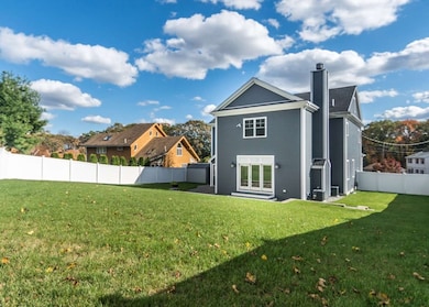 28 Goldencrest Ave, Waltham, MA 02451 - photo 4