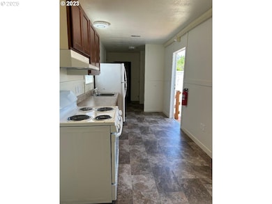 5000 NE Stephens St unit 25, Roseburg, OR 97470 - photo 2