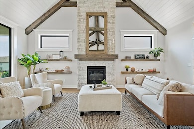 2123 NW Killarney Ln, Lee's Summit, MO 64081 - photo 2