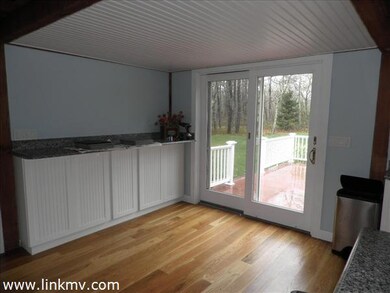Dining area access to deck