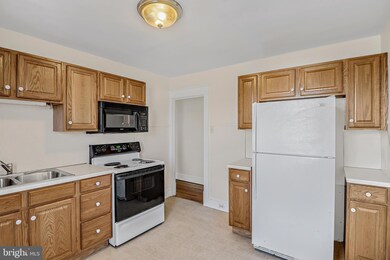 445 A N Second unit 2ND FLR, Lemoyne, PA 17043 - photo 2