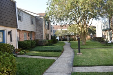 1318 Country Place Dr, Houston, TX 77079 - photo 2