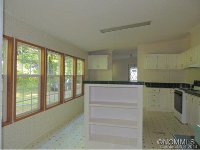 227 Quail Ln, Hendersonville, NC 28792 - photo 3