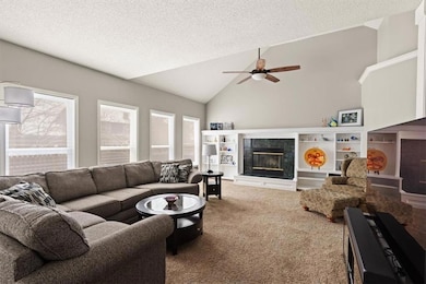 16542 W 154th St, Olathe, KS 66062 - photo 2