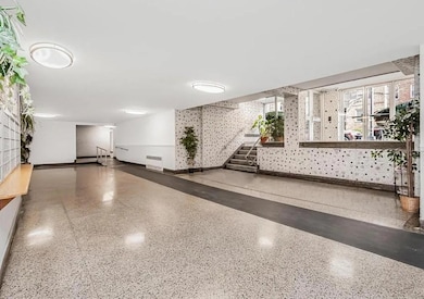 Stratton CoOp unit 4J, Bronx, NY 10460 - photo 7