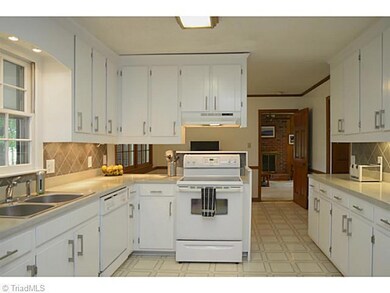 401 Pinewood Rd, Asheboro, NC 27205 - photo 3