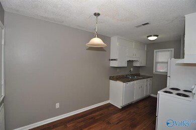 3911 Talwell Dr SW unit 3, Huntsville, AL 35805 - photo 2