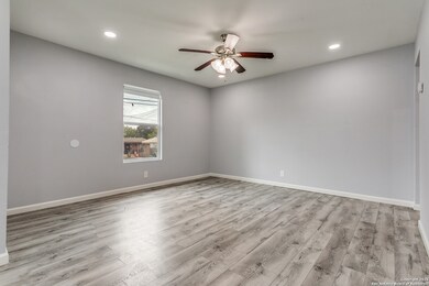 2010 Lamar, San Antonio, TX 78202 - photo 5