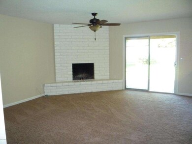 Family Room w/ Fireplace -369