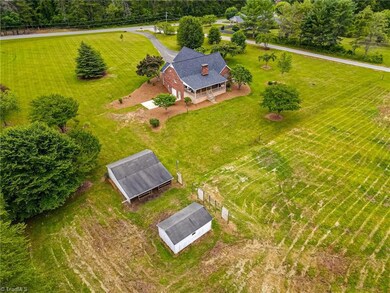 4458 Nc 268 Hwy E, Pilot Mountain, NC 27041 - photo 4