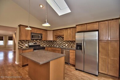 185 Spruce St, Archbald, PA 18403 - photo 4