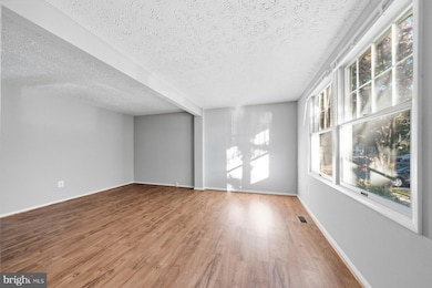 2838 Raymond Ct, Falls Church, VA 22042 - photo 7