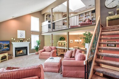 004_Living Room