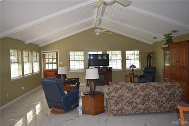 901 Citrus Dr, Alamo, TX 78516 - photo 6