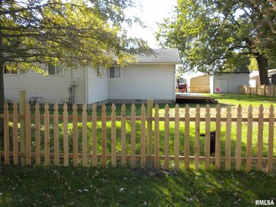 831 S Plum St, Virginia, IL 62691 - photo 2